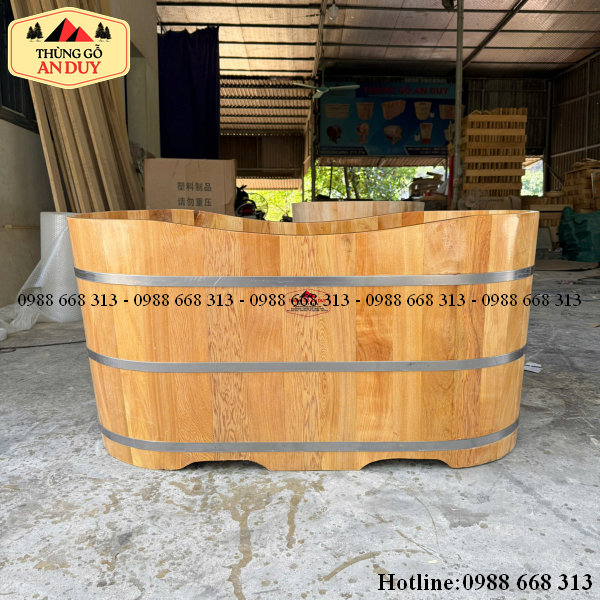 Bồn Tắm Dài Gỗ Pơmu mang lại không gian thư giãn đẳng cấp chuẩn Spa.