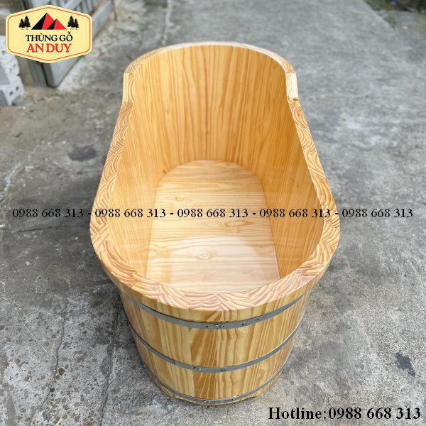 Chi tiết phần miệng Bồn Tắm Gỗ Thông Bo Viền 2 lớp dày dặn và nhẵn mịn.