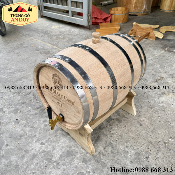 Xưởng sản xuất An Duy đóng gói giao hàng thùng rượu gỗ sồi mộc toàn quốc.