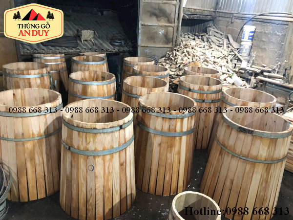 Mặt trong thùng gỗ sồi 50L An Duy ghép mộc không keo sáp.